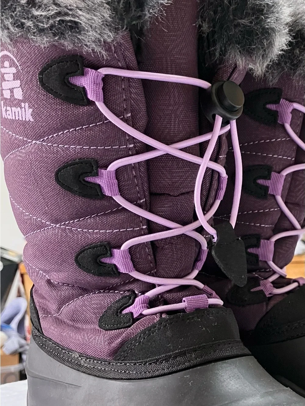 Girls Kamik Two Tone Purple and Black Kids' Snow Boots with Faux Fur Cuff Size 4
